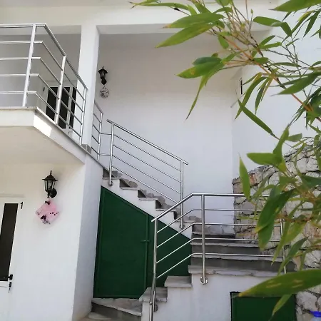 شقة Zecevo روغوزنيكا